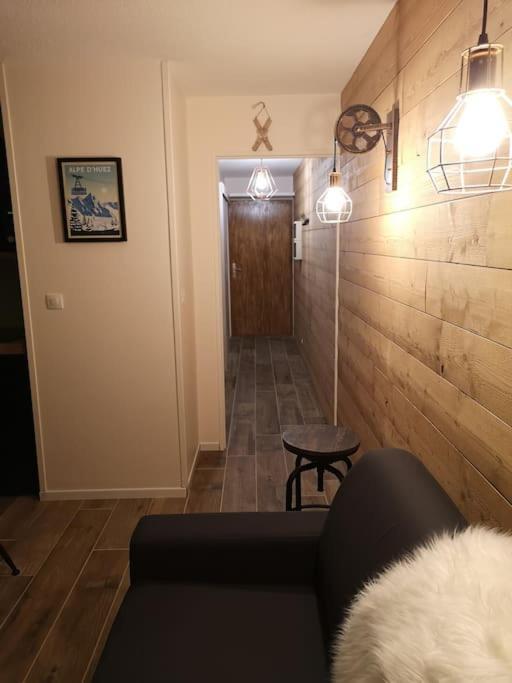 Ferienwohnung Au Pied Des Pistes Avec Parking Entierement Renove Huez Exterior foto