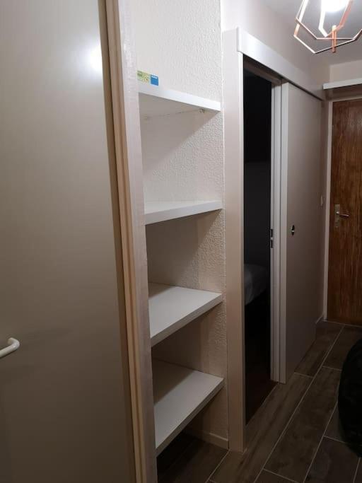 Ferienwohnung Au Pied Des Pistes Avec Parking Entierement Renove Huez Exterior foto