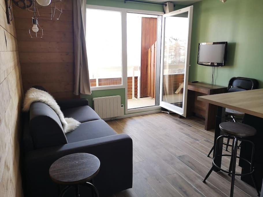 Ferienwohnung Au Pied Des Pistes Avec Parking Entierement Renove Huez Exterior foto