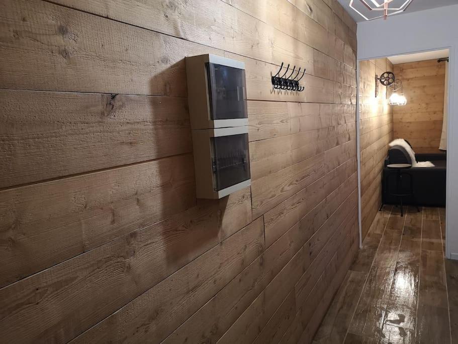 Ferienwohnung Au Pied Des Pistes Avec Parking Entierement Renove Huez Exterior foto